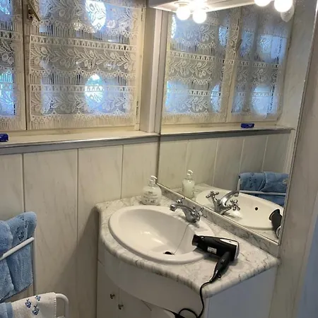 Проживание в семье Jacobins *