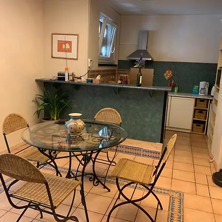 Проживание в семье Jacobins Кан